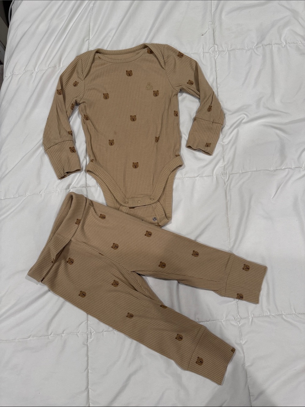 (Pre-loved) GAP Tan Ribbed Bear Print Long-Sleeve Onesie & Pants Set